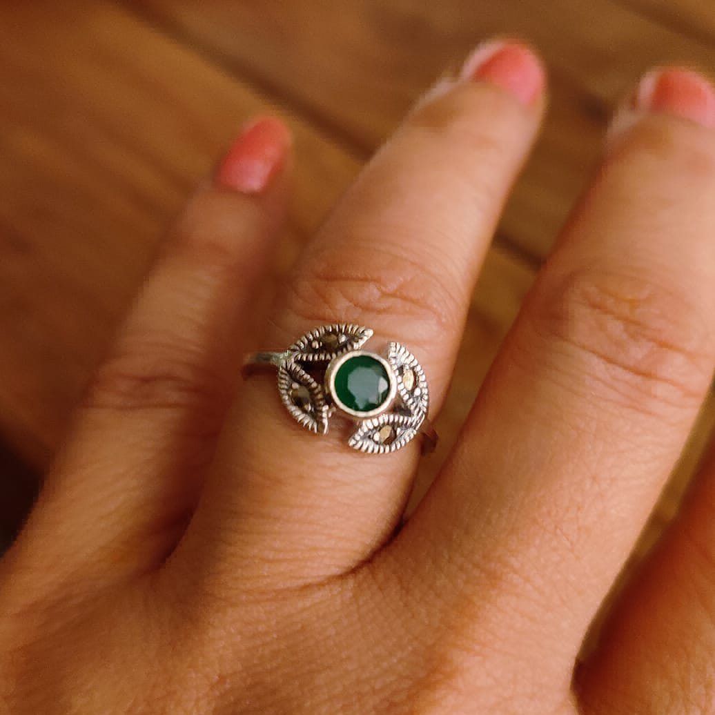 Green 4-petals silver ring